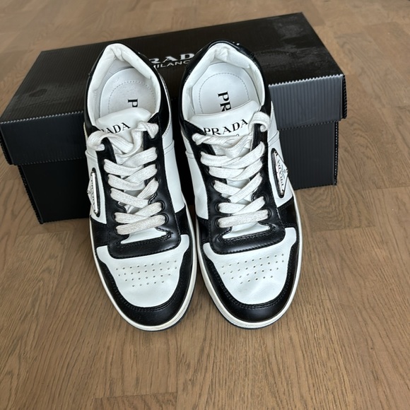 Prada logo sneakers - Picture 2 of 5
